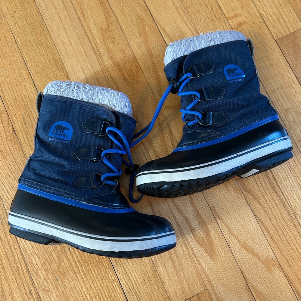 Sorel Kids Navy Snow Boot Size 2